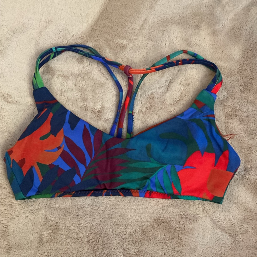 Vibrant Tropical Leaf Sports Bra